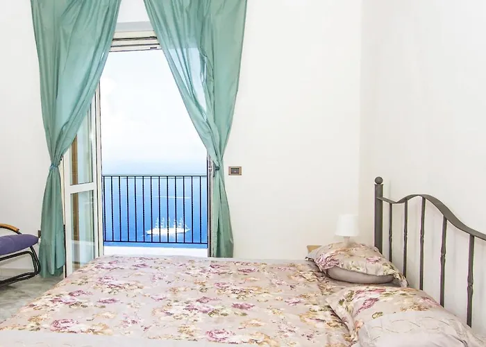 Casa Ambrosia In Amalfi With Sea View, Wifi And Ac