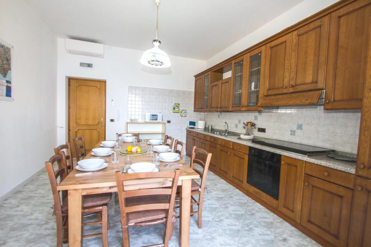 Casa Ambrosia In With Sea View, Wifi And Ac