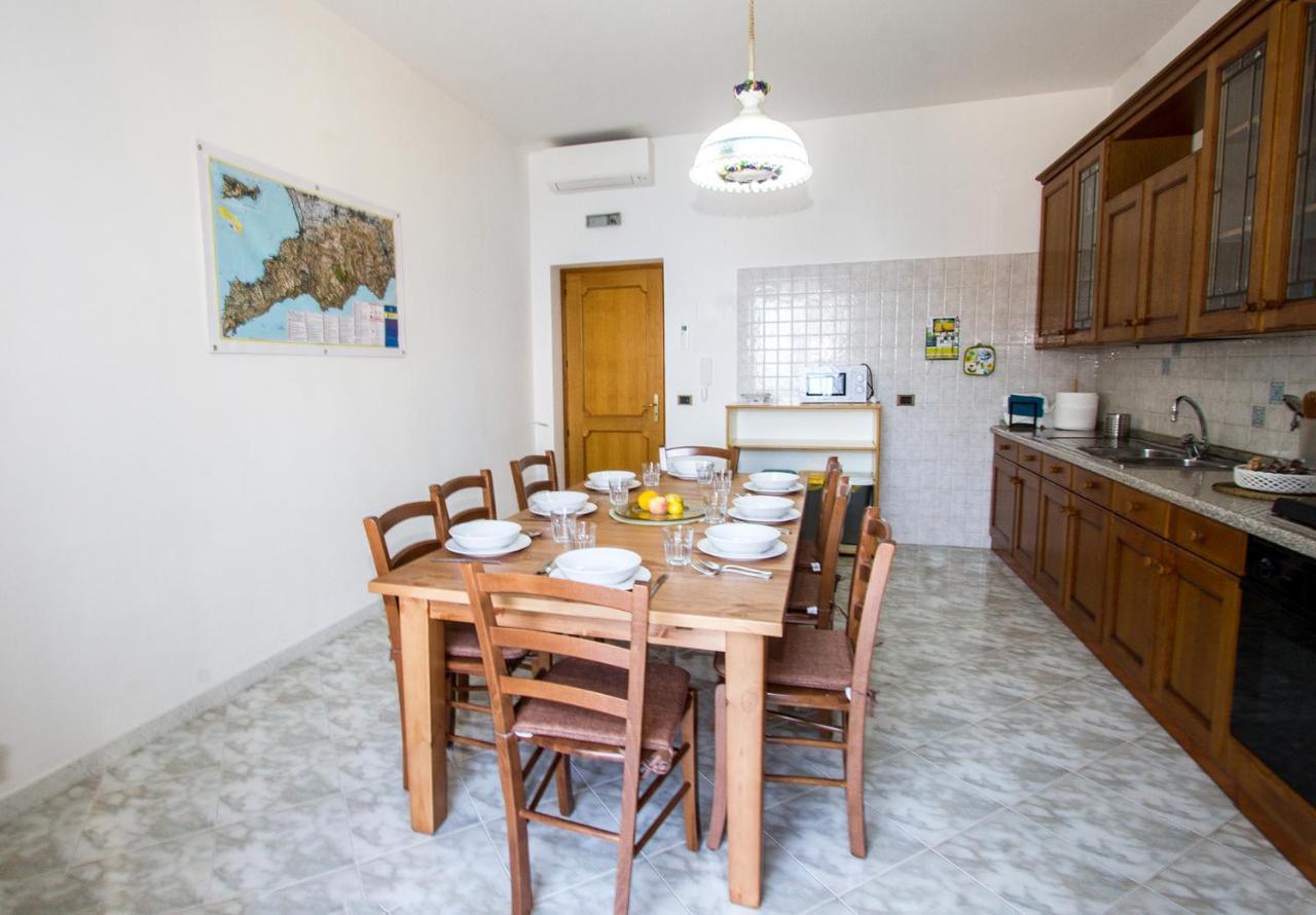 Casa Ambrosia In With Sea View, Wifi And Ac Appartamento